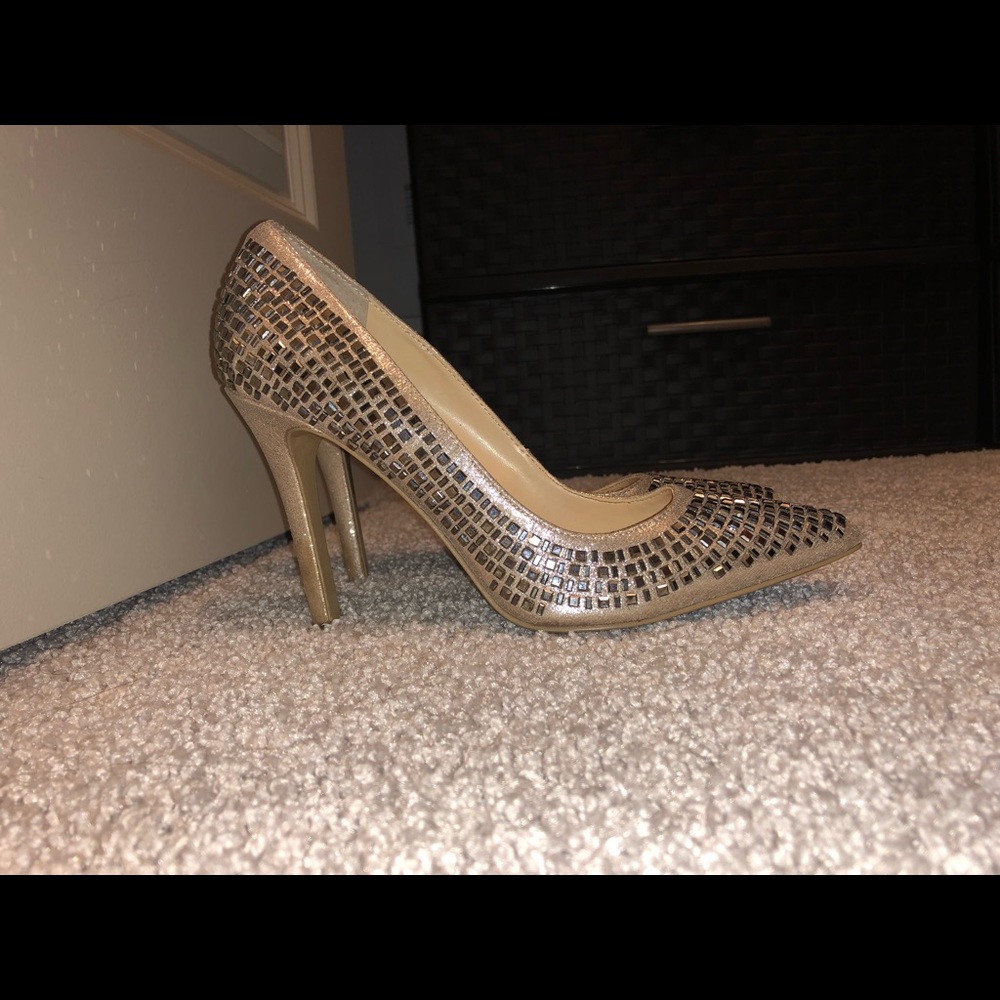 Jessica Simpson Pumps - Picture 2 of 3